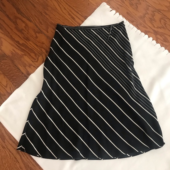 The Limited skirt - Picture 3 of 8